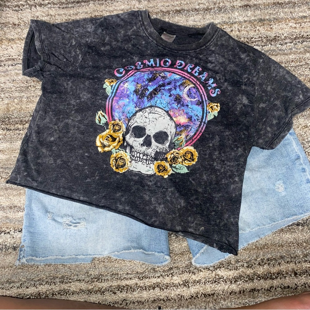No Boundaries Black 'Cosmic Dreams' Skull & Rose Graphic Tee (10)